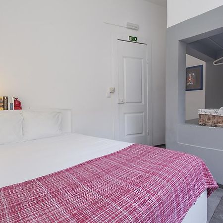 5 Sins Chiado Hostel Lisboa Szoba fotó
