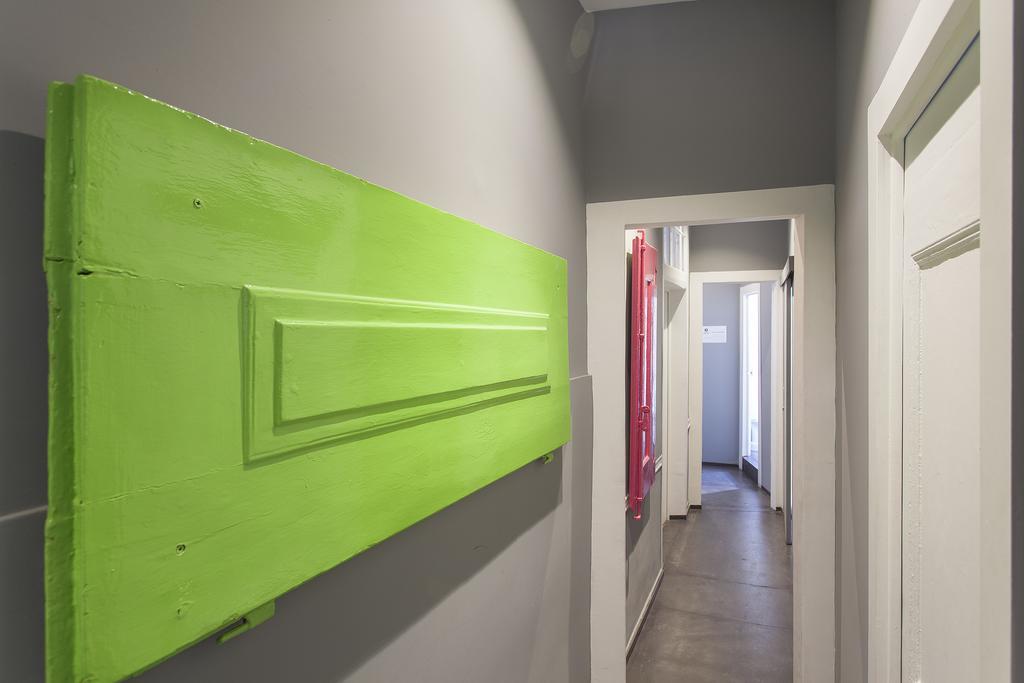 5 Sins Chiado Hostel Lisboa Szoba fotó