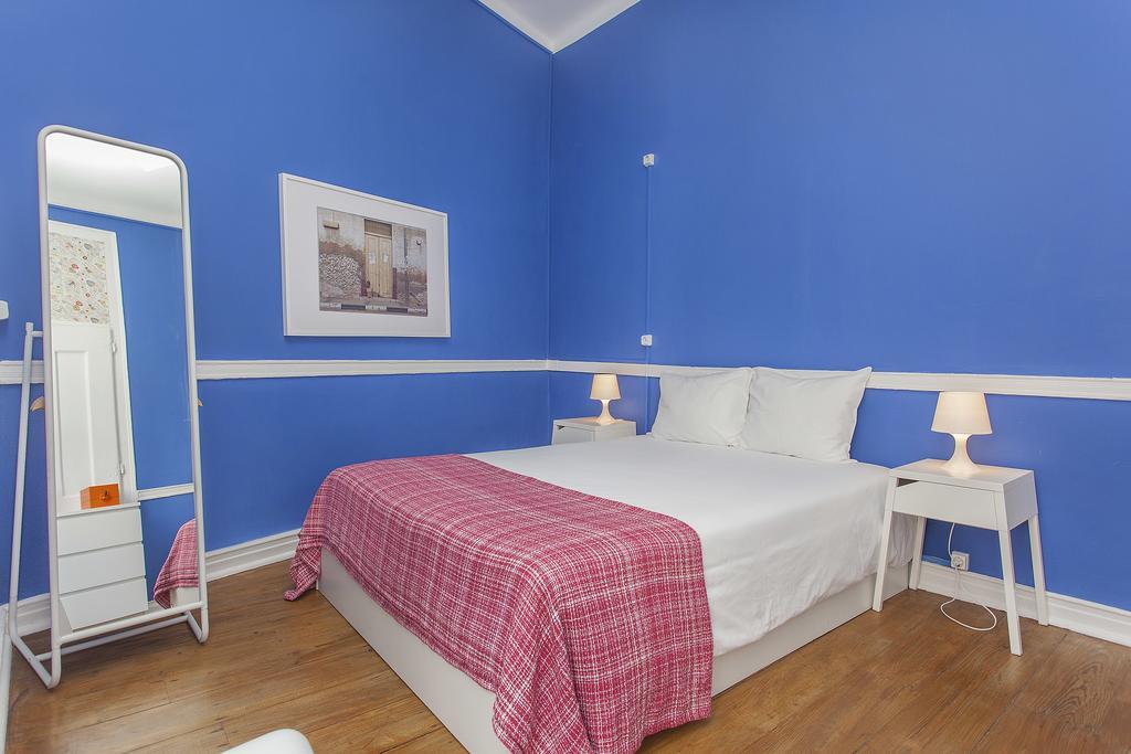 5 Sins Chiado Hostel Lisboa Szoba fotó
