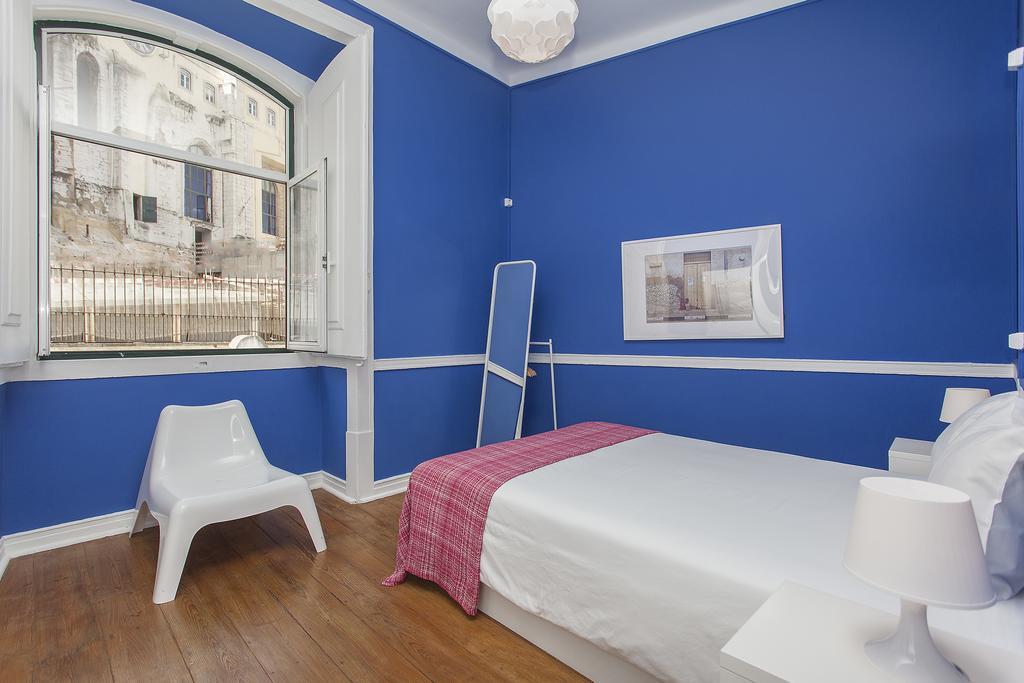 5 Sins Chiado Hostel Lisboa Szoba fotó