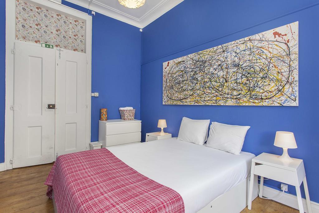 5 Sins Chiado Hostel Lisboa Szoba fotó