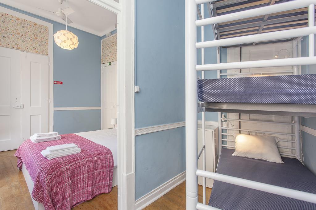 5 Sins Chiado Hostel Lisboa Szoba fotó