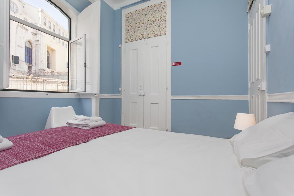 5 Sins Chiado Hostel Lisboa Szoba fotó