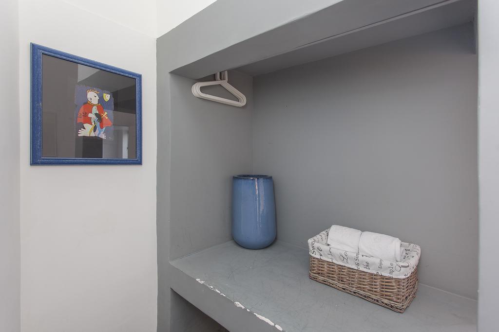 5 Sins Chiado Hostel Lisboa Szoba fotó