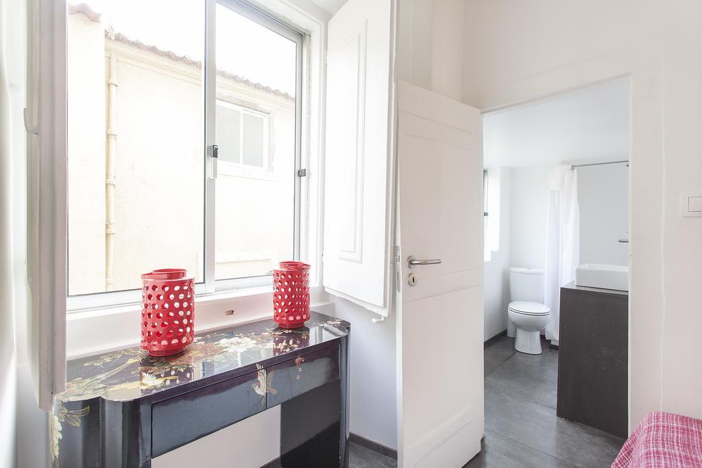 5 Sins Chiado Hostel Lisboa Szoba fotó