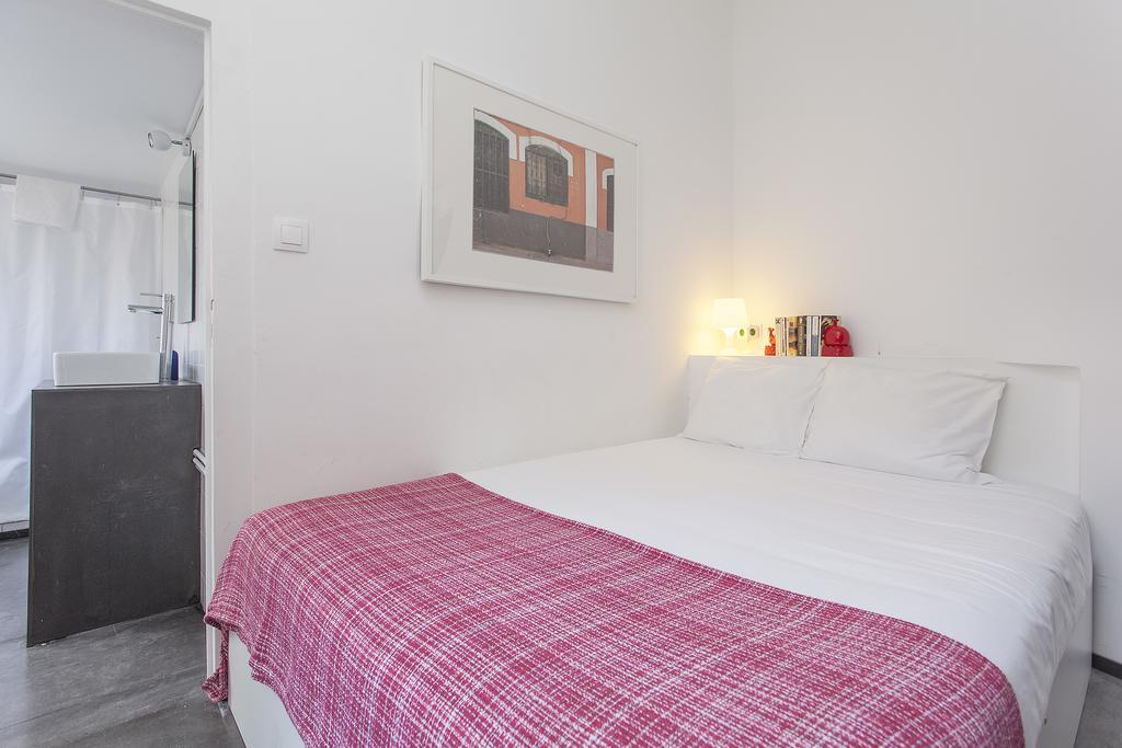 5 Sins Chiado Hostel Lisboa Szoba fotó