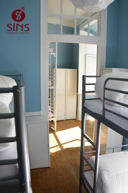 5 Sins Chiado Hostel Lisboa Szoba fotó